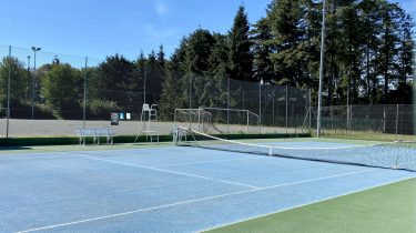 Terrain de tennis